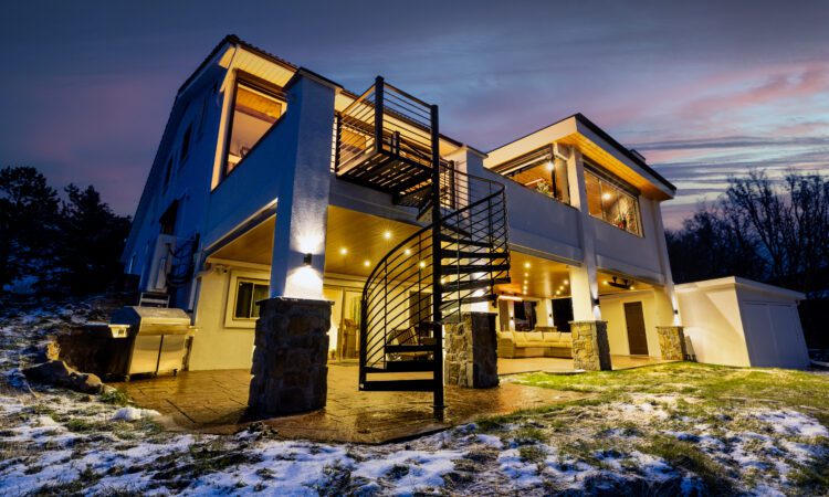 A View, A Vibe, A Lifestyle: This outdoor space has it all!